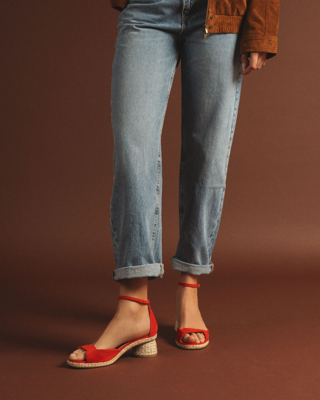 Livi Red - Image 6